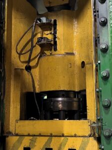 Abgratpresse KarpatPressMash KB2534B - 250 ton (ID:76097) - Dabrox.com