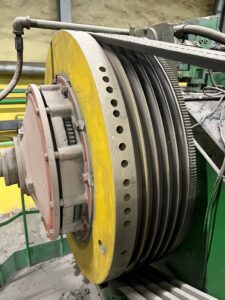Abgratpresse KarpatPressMash KB2534B - 250 ton (ID:76097) - Dabrox.com