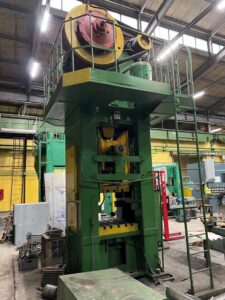 Abgratpresse KarpatPressMash - 250 ton