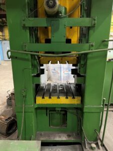 Abgratpresse KarpatPressMash KB2534B - 250 ton (ID:76097) - Dabrox.com