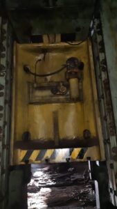Abgratpresse TMP Voronezh KG2540 A - 1000 ton (ID:75975) - Dabrox.com