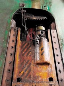 Abgratpresse Zdas LU 1000/1250 - 1000 ton (ID:75418) - Dabrox.com