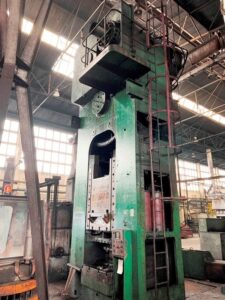 Abgratpresse Zdas - 1000 ton