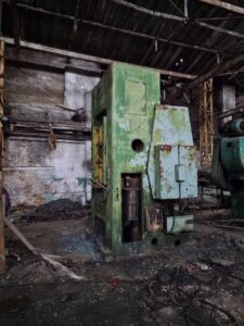 Kniehebelpresse Barnaul K8342 - 1600 ton (ID:75982) - Dabrox.com