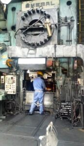 Schmiedepresse Smeral LMZ 2500 - 2500 ton (ID:S83766) - Dabrox.com