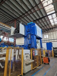 Blechumformung Presse Verson S2-1500-96-64T - 1500 ton (ID:76180) - Dabrox.com