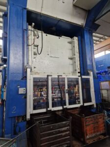 Blechumformung Presse Verson S2-1500-96-64T - 1500 ton (ID:76180) - Dabrox.com