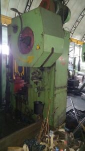 Kniehebelpresse Barnaul - 400 ton