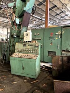 Schmiedepresse Waterbury Farrel 300 CR - 300 ton (ID:S77461) - Dabrox.com