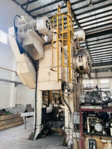 Schmiedepresse Kurimoto C2F-1000 - 1000 ton (ID:76176) - Dabrox.com