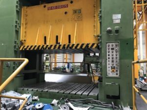 Blechumformung Presse Rovetta S2-400-2130-1370 - 400 ton (ID:76164) - Dabrox.com