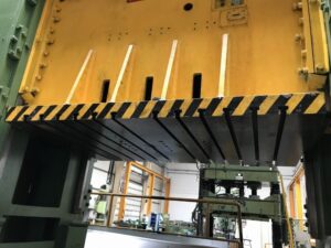Blechumformung Presse Rovetta S2-400-2130-1370 - 400 ton (ID:76164) - Dabrox.com