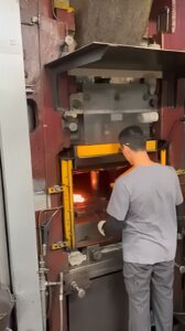 Schmiedepresse Eumuco SP 100 - 1000 ton (ID:76338) - Dabrox.com