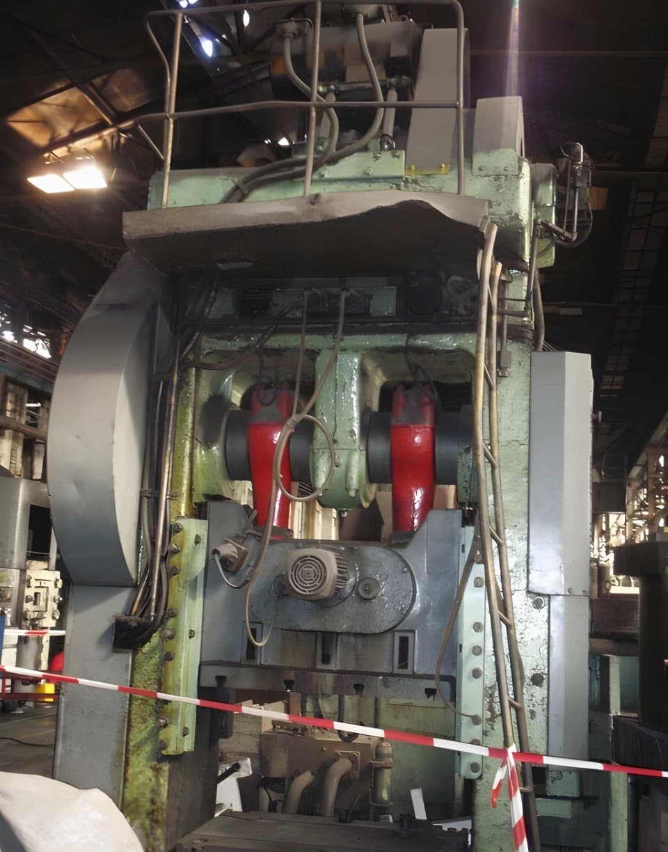 Abgratpresse Smeral LKO 315 - 315 ton