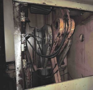 Kaltextrusion Presse Barnaul K8240 - 1000 ton (ID:75745) - Dabrox.com
