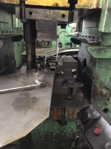 Kniehebelpresse Barnaul KB8336 - 400 ton (ID:75750) - Dabrox.com
