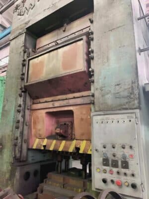 Kniehebelpresse TMP Voronezh K504.003.844 - 2500 ton (Foto 4)
