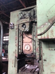 Kniehebelpresse Barnaul KB8340 - 1000 ton (ID:75477) - Dabrox.com