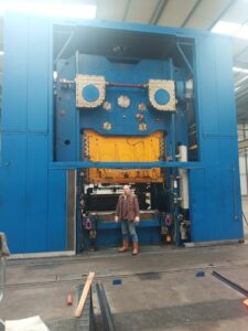 Blechumformung Presse Schuler - 1500 ton