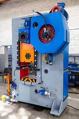 Kniehebelpresse Barnaul KB8336 - 400 ton (Foto 3)