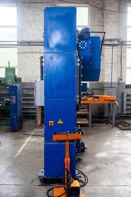Kniehebelpresse Barnaul KB8336 - 400 ton (Foto 4)