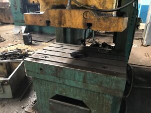 Mechanische Presse TMP Voronezh K0134 - 250 ton (ID:75221) - Dabrox.com
