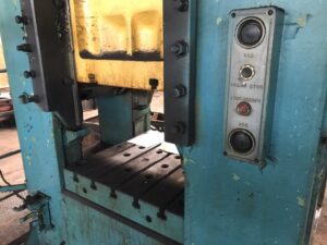 Abgratpresse TMP Voronezh KA2534 - 250 ton (ID:75222) - Dabrox.com