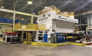 Blechumformung Presse Komatsu - 1700 ton