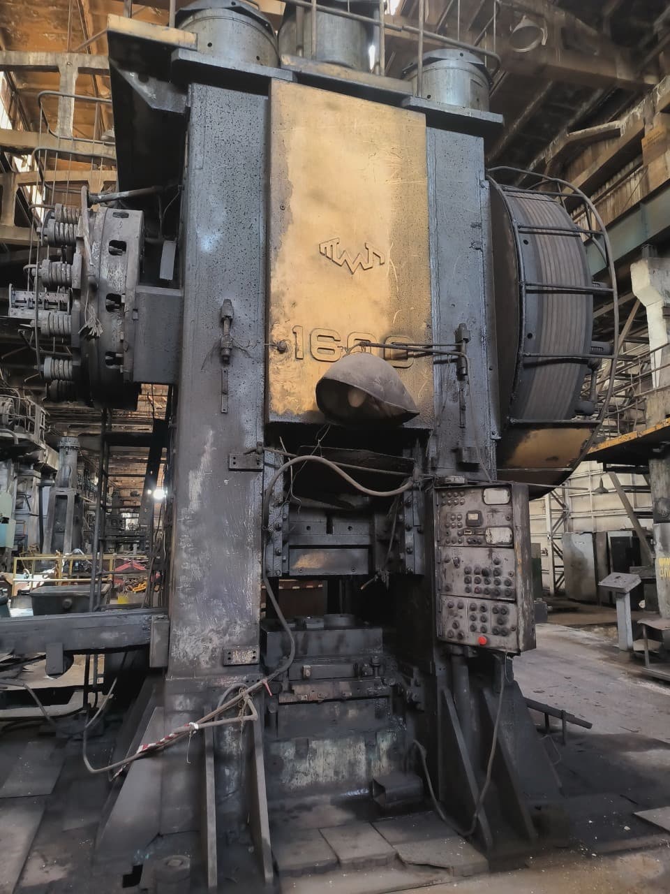 Warmschmiedepresse TMP Voronezh KB8042 - 1600 ton