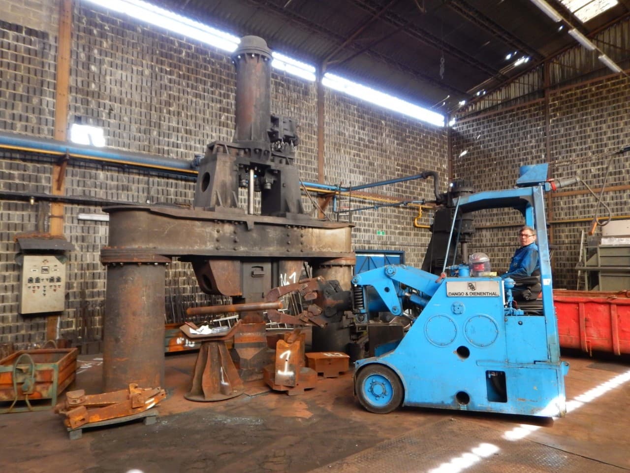 Schmiedemanipulator Dango & Dienenthal MSM 12 - 1 ton
