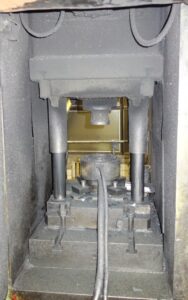 Kniehebelpresse Komatsu MKR 300 - 300 ton (ID:75765) - Dabrox.com