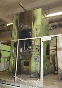 Kniehebelpresse Komatsu - 300 ton
