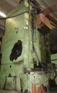 Kniehebelpresse Komatsu MKR 300 - 300 ton (ID:75765) - Dabrox.com