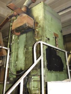 Kniehebelpresse Komatsu MKR 300 - 300 ton (ID:75765) - Dabrox.com