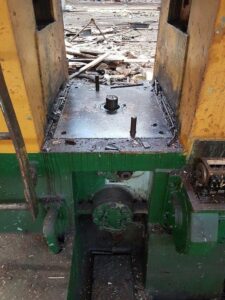 Kniehebelpresse Komatsu MKR 300 - 300 ton (ID:75770) - Dabrox.com