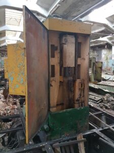 Kniehebelpresse Komatsu MKR 300 - 300 ton (ID:75770) - Dabrox.com