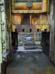 Abgratpresse TMP Voronezh KA9536 - 400 ton (ID:76077) - Dabrox.com