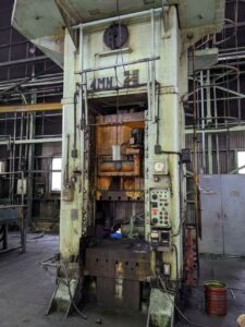 Abgratpresse TMP Voronezh KA9536 - 400 ton (ID:76077) - Dabrox.com