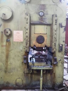 Kniehebelpresse Barnaul KB8340 - 1000 ton (ID:76349) - Dabrox.com