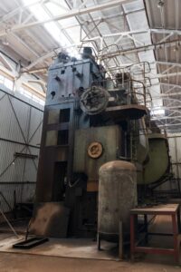 Kniehebelpresse TMP Voronezh K04.127.846 - 4000 ton (ID:S90499) - Dabrox.com