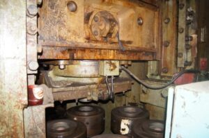 Kniehebelpresse TMP Voronezh K04.127.846 - 4000 ton (ID:S90505) - Dabrox.com