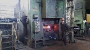Schmiedepresse Smeral LZK 4000 A - 4000 ton (ID:75492) - Dabrox.com