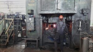 Schmiedepresse Smeral LZK 4000 A - 4000 ton (ID:75492) - Dabrox.com