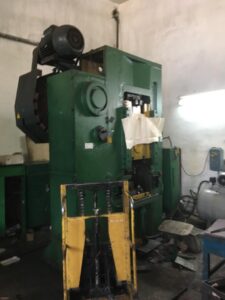 Kniehebelpresse Barnaul KB8336 - 400 ton (ID:75389) - Dabrox.com