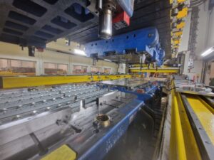 Blechumformung Presse Aida DSF-TE4-20000-730-250 - 2000 ton (ID:76378) - Dabrox.com