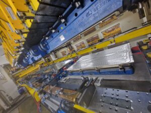 Blechumformung Presse Aida DSF-TE4-20000-730-250 - 2000 ton (ID:76378) - Dabrox.com