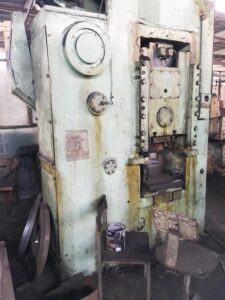 Kniehebelpresse Barnaul KB8336 - 400 ton (ID:75389) - Dabrox.com