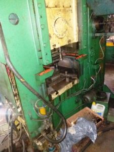 Kniehebelpresse Barnaul K8336 - 400 ton (ID:75387) - Dabrox.com