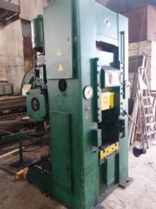 Kniehebelpresse Barnaul - 400 ton
