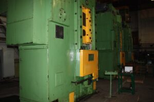 Kaltextrusion Presse Barnaul KB0036 - 400 ton (ID:S85655) - Dabrox.com